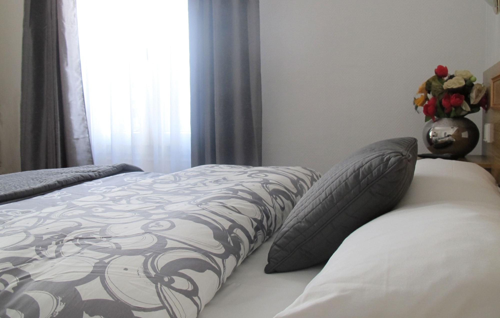 Hotel Cosy Monceau Paris Bagian luar foto